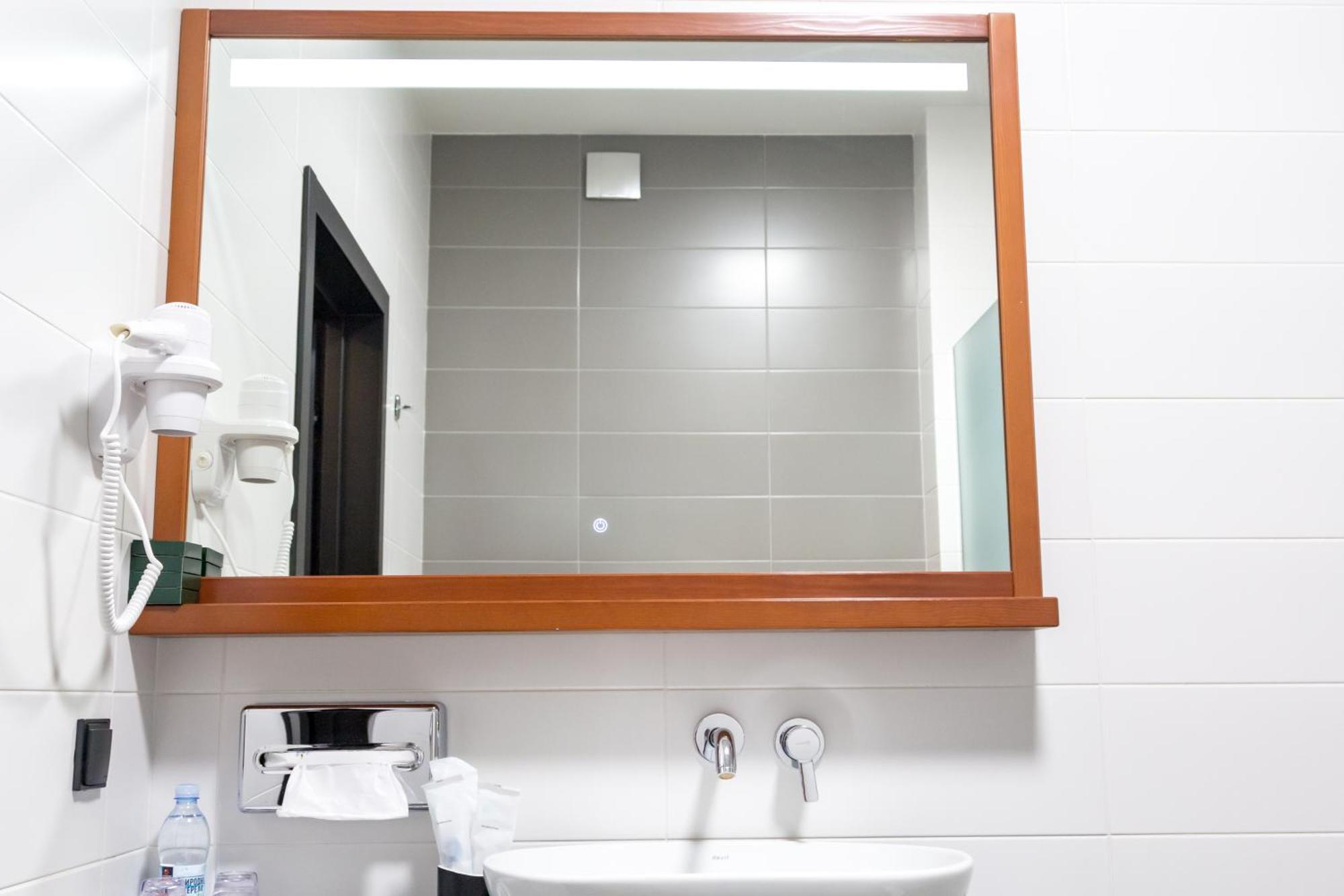Sobi Hotel Vyshhorod Buitenkant foto